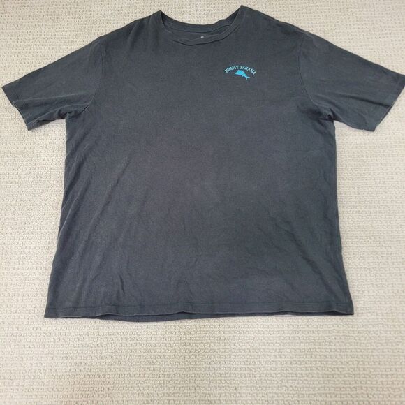 Tommy Bahama Shirt Mens Large Gray Crew Neck Short Sleeve‎ Grill Seeker Graphic - Picture 1 of 9